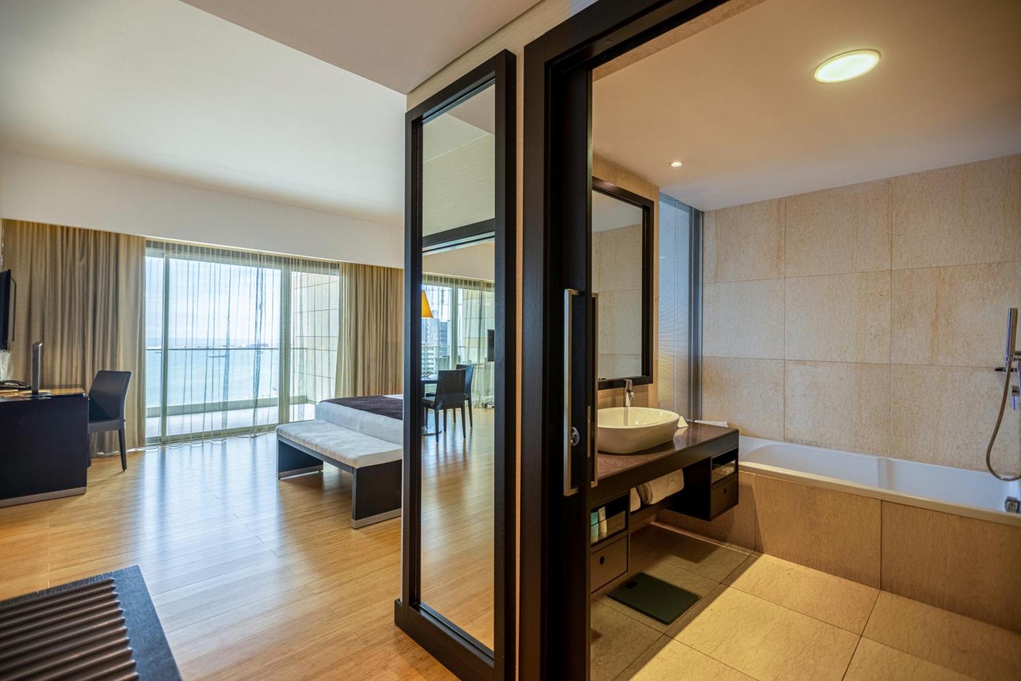 Epic Sana Luanda Hotel Стая снимка