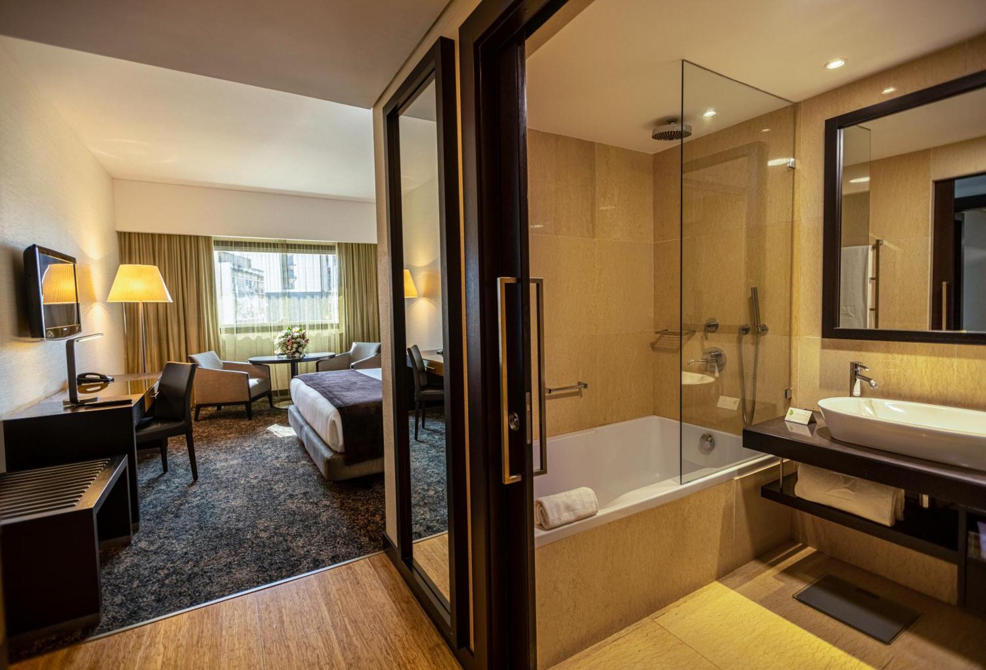Epic Sana Luanda Hotel Стая снимка