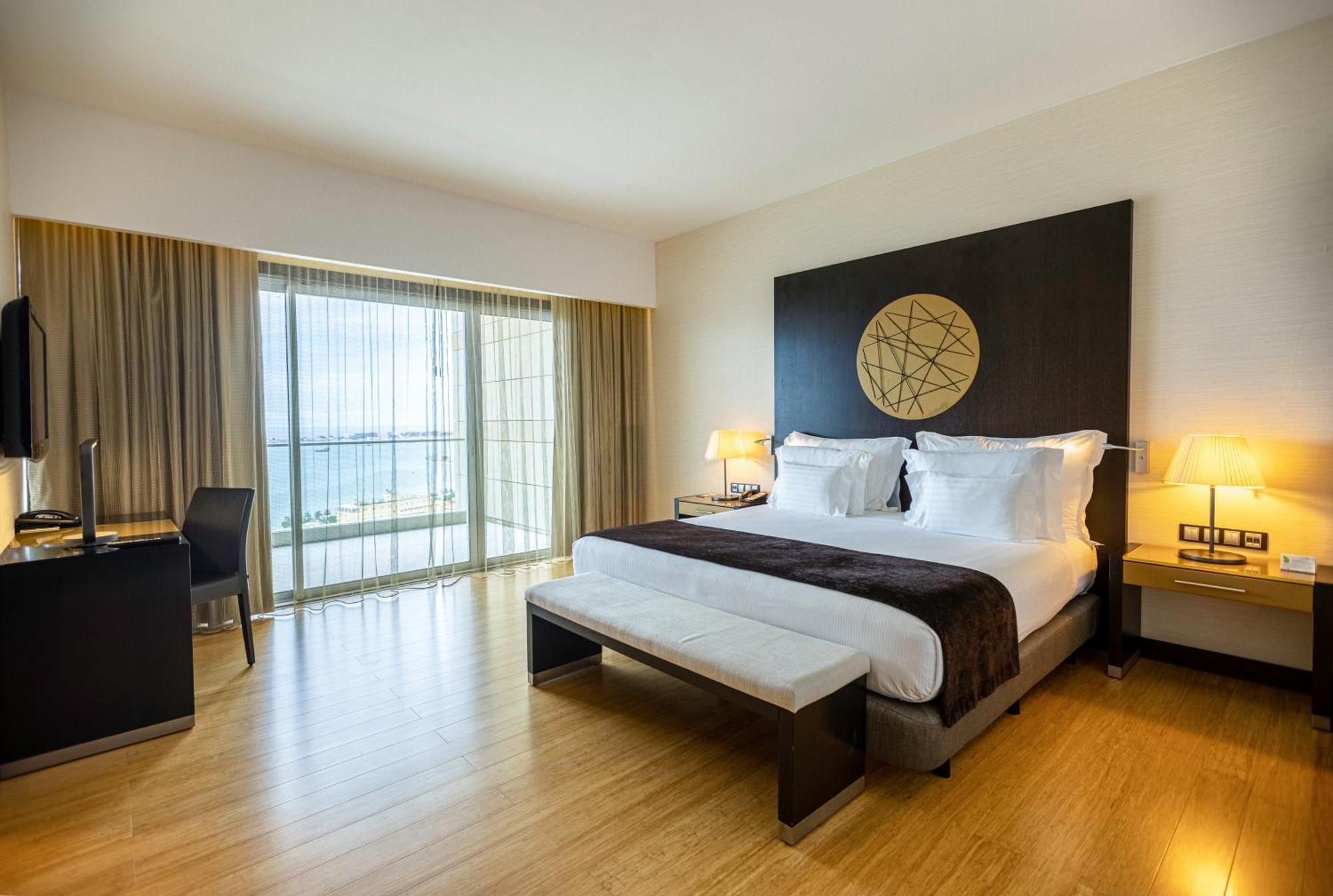 Epic Sana Luanda Hotel Стая снимка