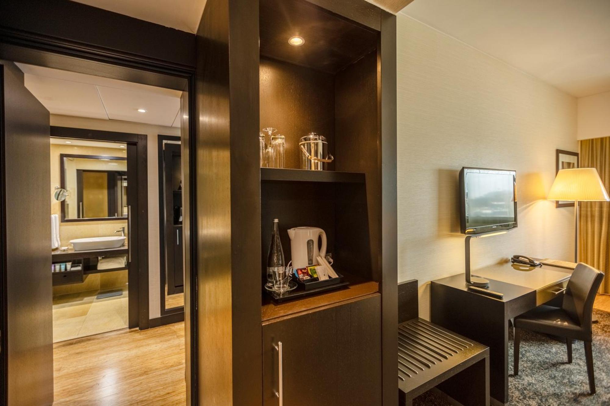 Epic Sana Luanda Hotel Стая снимка